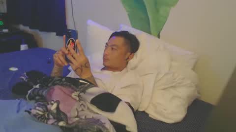 Snapshot of imtooolegit chatting on October 24, 2025, 9:17 am pYDeYLoC online show from October 24, 2025, 9:17 am