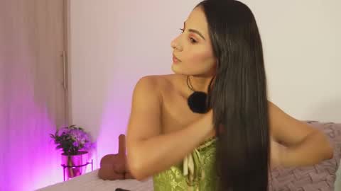 imvickyrachell_ online show from October 21, 2025, 1:34 pm