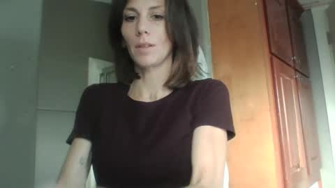 Snapshot of in_this_moment_ chatting on December 4, 2025, 11:24 pm in_this_moment_ online show from December 4, 2025, 11:24 pm