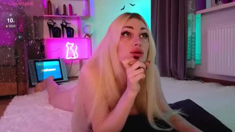  Dina  Help me reach 100 likes  online show from October 8, 2025, 9:34 pm