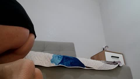 Della online show from February 21, 2025, 10:15 pm