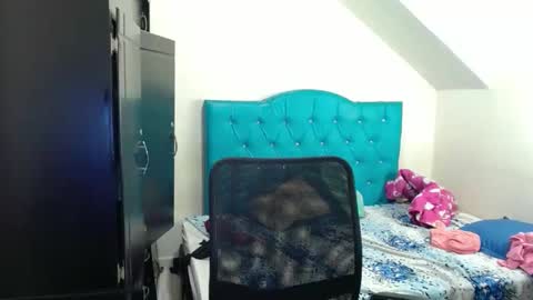 incubus_couple1 online show from December 16, 2024, 1:21 am