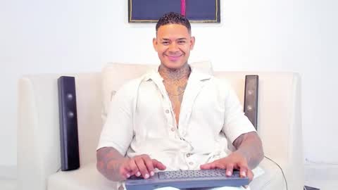 Snapshot of independent_project chatting on October 6, 2025, 4:43 am Jacobo online show from October 6, 2025, 4:43 am