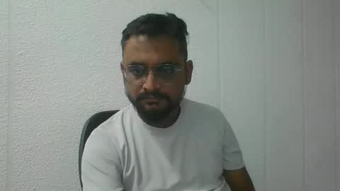 Snapshot of indian1433 chatting on November 27, 2025, 4:25 am indian1433 online show from November 27, 2025, 4:25 am