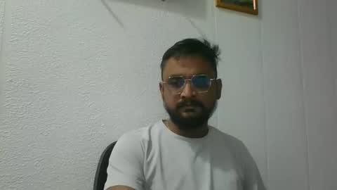 Snapshot of indian1433 chatting on December 1, 2025, 4:17 am indian1433 online show from December 1, 2025, 4:17 am