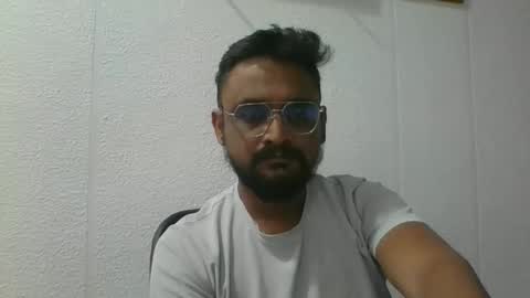 Snapshot of indian1433 chatting on December 3, 2025, 4:20 am indian1433 online show from December 3, 2025, 4:20 am