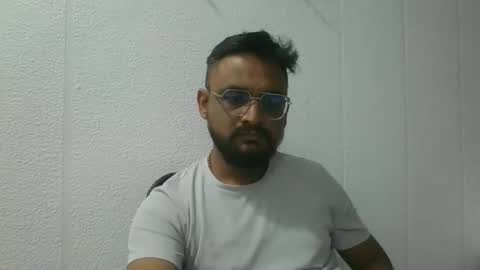 Snapshot of indian1433 chatting on December 15, 2025, 4:17 am indian1433 online show from December 15, 2025, 4:17 am