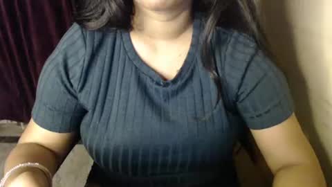 Snapshot of indian_nia chatting on October 18, 2025, 9:37 pm Nia online show from October 18, 2025, 9:37 pm