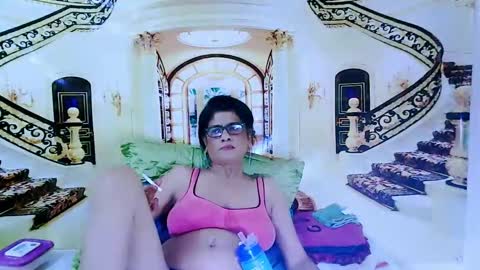 Femiez online show from December 28, 2024, 1:06 pm