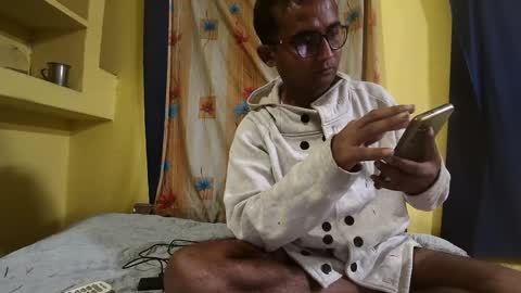 Snapshot of indiancumking chatting on December 21, 2024, 11:22 am inindiancumking online show from December 21, 2024, 11:22 am