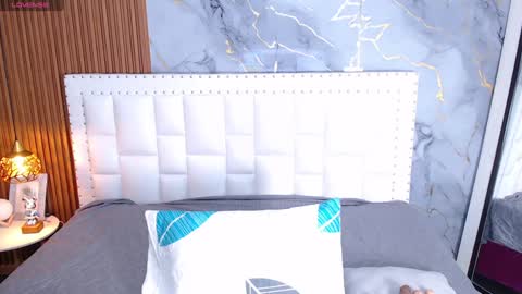 LITTLE AINHOA  online show from January 24, 2025, 7:49 pm