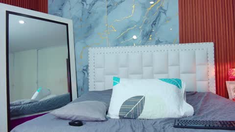 LITTLE AINHOA  online show from January 27, 2025, 7:35 pm