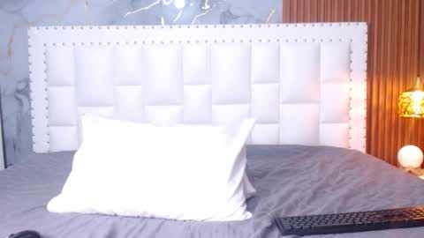 LITTLE AINHOA  online show from March 4, 2025, 7:54 pm