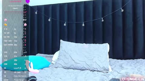 LITTLE AINHOA  online show from March 12, 2025, 12:20 am