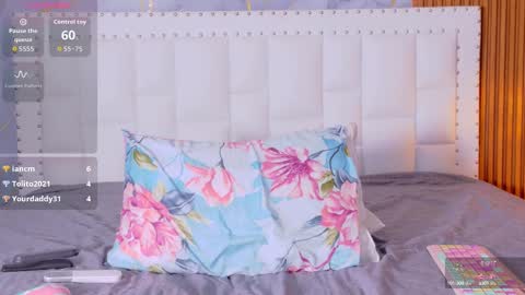 LITTLE AINHOA  online show from October 6, 2025, 7:44 pm