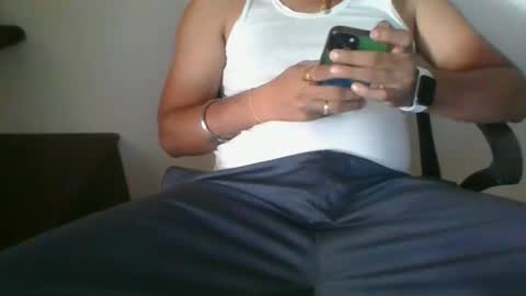Snapshot of indianlover1433 chatting on February 17, 2025, 10:18 am Indian lover online show from February 17, 2025, 10:18 am