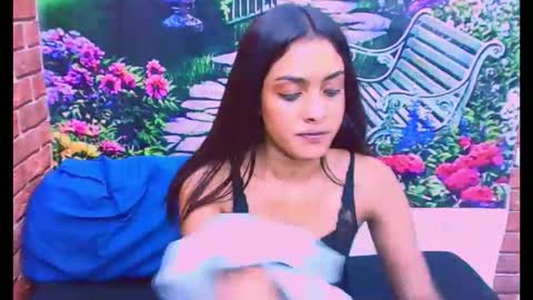 indianpretty1 online show from December 15, 2025, 8:57 pm