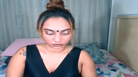 goddess online show from November 17, 2025, 5:52 pm