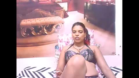 indiansexyass4u2luv online show from March 3, 2025, 6:12 pm