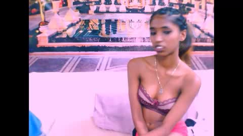 indiansexyslender4u2luv online show from February 19, 2025, 12:33 pm