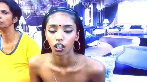 indiansexyslender4u2luv online show from November 22, 2025, 5:39 am