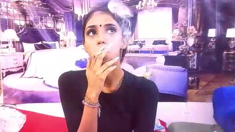 indiansexyslender4u2luv online show from December 2, 2025, 5:24 am