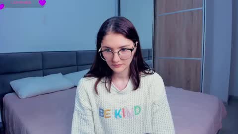 Kira online show from September 11, 2025, 5:29 am