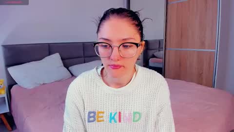 Kira online show from September 12, 2025, 4:12 am