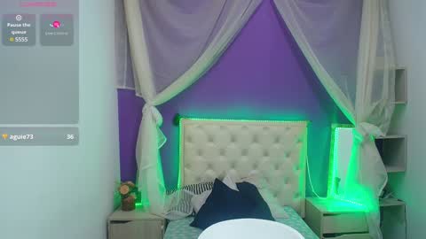 Snapshot of ingrid_casas chatting on December 15, 2024, 8:58 pm Ingrid petite online show from December 15, 2024, 8:58 pm