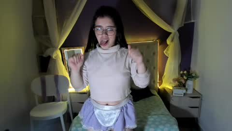 Snapshot of ingrid_casas chatting on December 21, 2024, 8:00 pm Ingrid petite online show from December 21, 2024, 8:00 pm