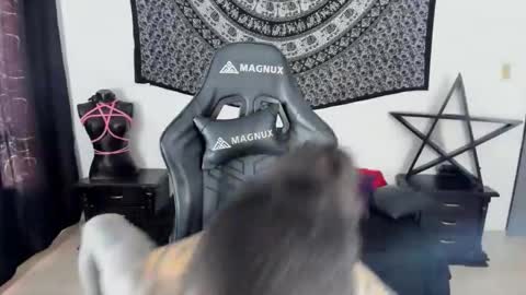 Dani  online show from January 6, 2025, 5:49 pm