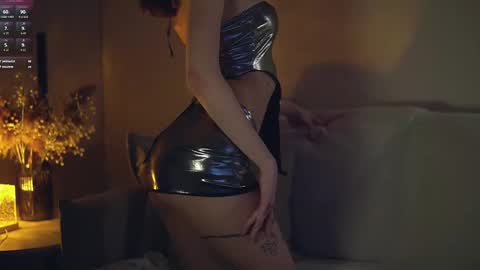 Im Senise Welcome to my room My instagram  online show from February 25, 2025, 5:52 am