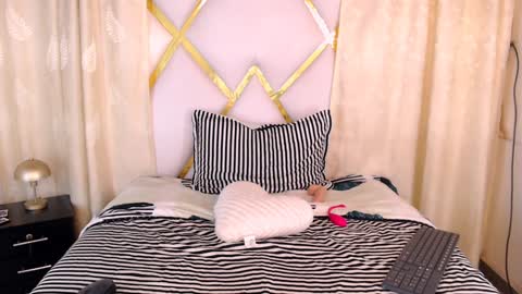 inkedsabrina online show from January 17, 2025, 6:54 pm