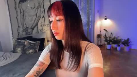 Snapshot of inkedvvitch chatting on October 20, 2025, 1:55 pm Xenia online show from October 20, 2025, 1:55 pm