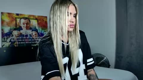 inna_sense online show from October 22, 2025, 4:29 pm