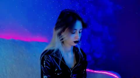 Venera  online show from December 20, 2024, 3:21 pm