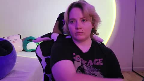 Faye online show from December 17, 2024, 7:48 pm