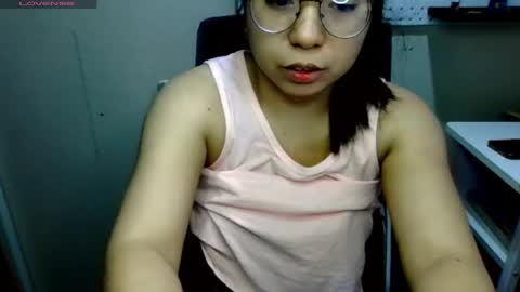 Snapshot of introvertshytype_2011 chatting on January 13, 2025, 12:41 am Introvertshytype 2011 online show from January 13, 2025, 12:41 am