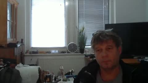 iolio17 online show from December 22, 2025, 12:57 pm