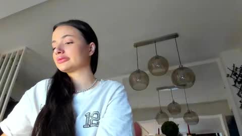 Snapshot of irenevon chatting on November 16, 2025, 6:19 am Ir s room online show from November 16, 2025, 6:19 am