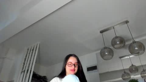 Snapshot of irenevon chatting on December 14, 2025, 6:41 am Ir s room online show from December 14, 2025, 6:41 am