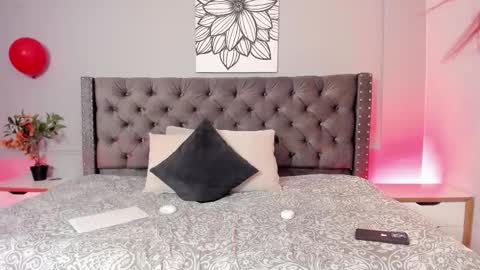 Snapshot of iriis_rosse chatting on October 8, 2025, 4:04 pm Iris Rosse online show from October 8, 2025, 4:04 pm