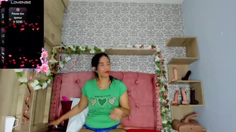 Snapshot of iris_charlotte chatting on February 23, 2025, 12:16 pm Hot Charlotte online show from February 23, 2025, 12:16 pm