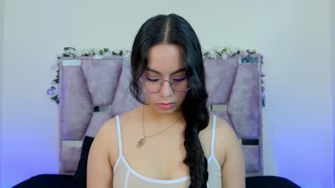 Snapshot of iris_mandarinne chatting on November 2, 2025, 7:27 pm Iris online show from November 2, 2025, 7:27 pm