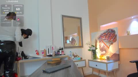 Iriss  online show from December 23, 2024, 1:24 pm