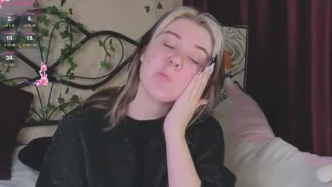 Snapshot of irissocute chatting on December 4, 2025, 9:29 am I am Cutie Iris3 online show from December 4, 2025, 9:29 am