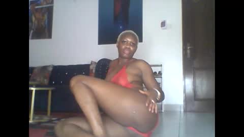 iron_bree online show from December 16, 2025, 9:42 pm