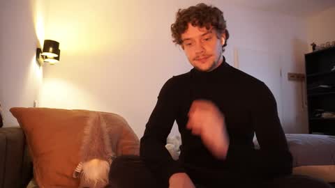 Sam online show from December 3, 2025, 8:18 pm