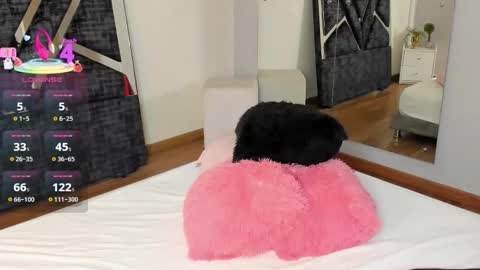 Snapshot of isa_jonness_ chatting on September 10, 2025, 12:27 pm oIssaJonneso online show from September 10, 2025, 12:27 pm