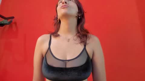 Snapshot of isa_kis_1 chatting on February 12, 2025, 11:51 am Isabella online show from February 12, 2025, 11:51 am